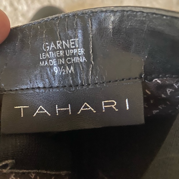 Tahari Garnet Women’s Black Leather Roundtoe Ankle Block Heel Boots Size 9.5 M - Picture 12 of 15